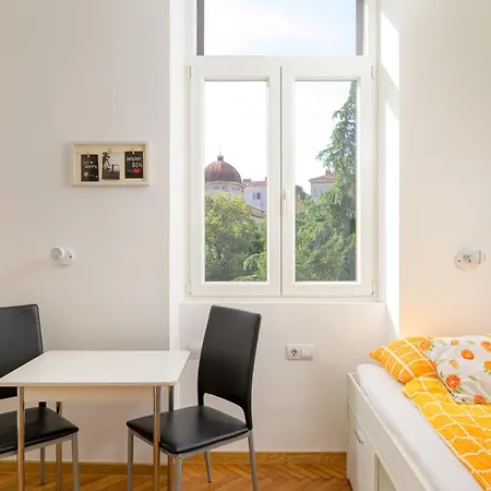 アパート Todorovic